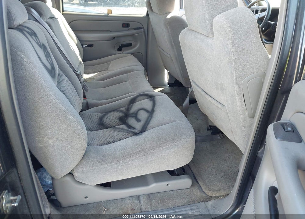 2004 CHEVROLET SUBURBAN 1500 LS VIN: 1GNEC16Z44J223884