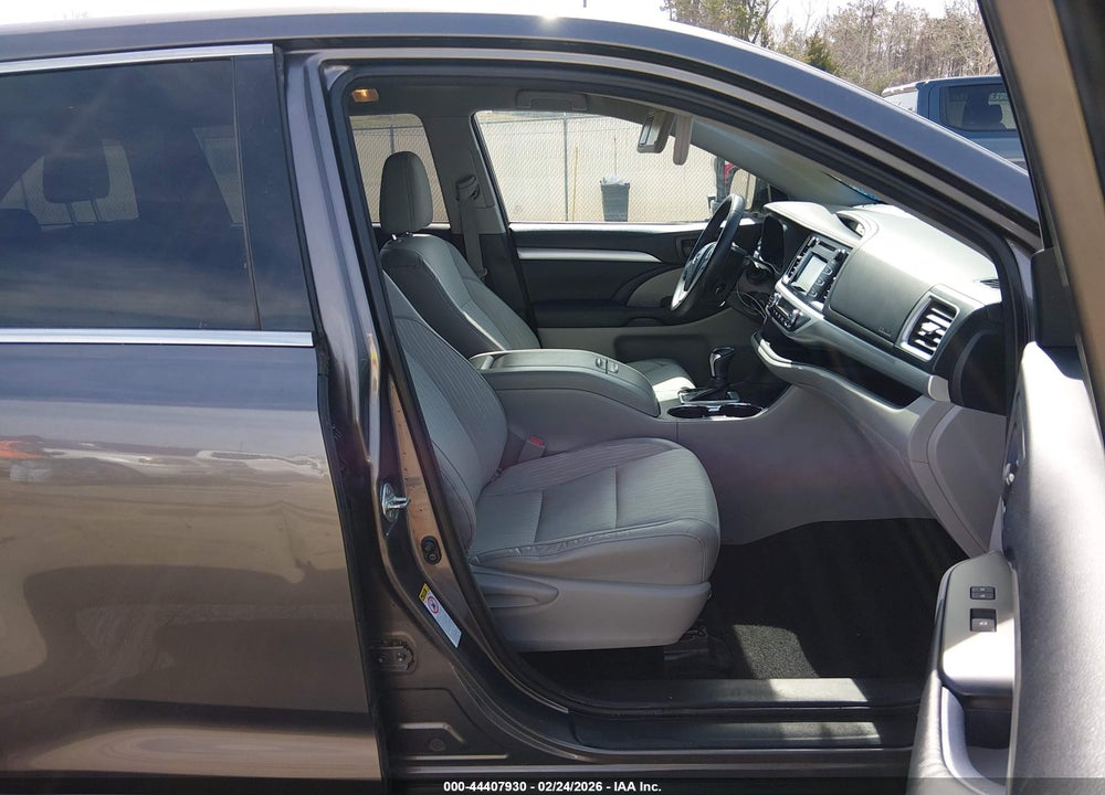 2014 TOYOTA HIGHLANDER LE PLUS V6 VIN: 5TDZKRFH7ES030412