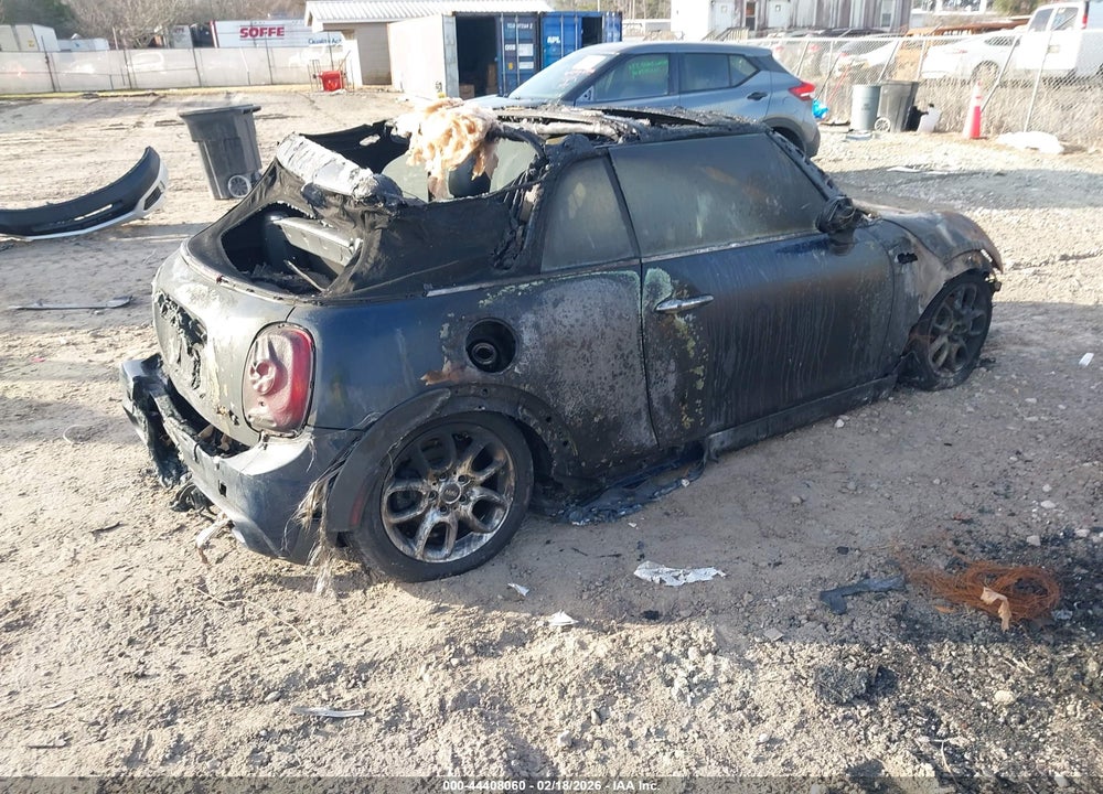 2016 MINI CONVERTIBLE COOPER S VIN: WMWWG9C57G3A92105