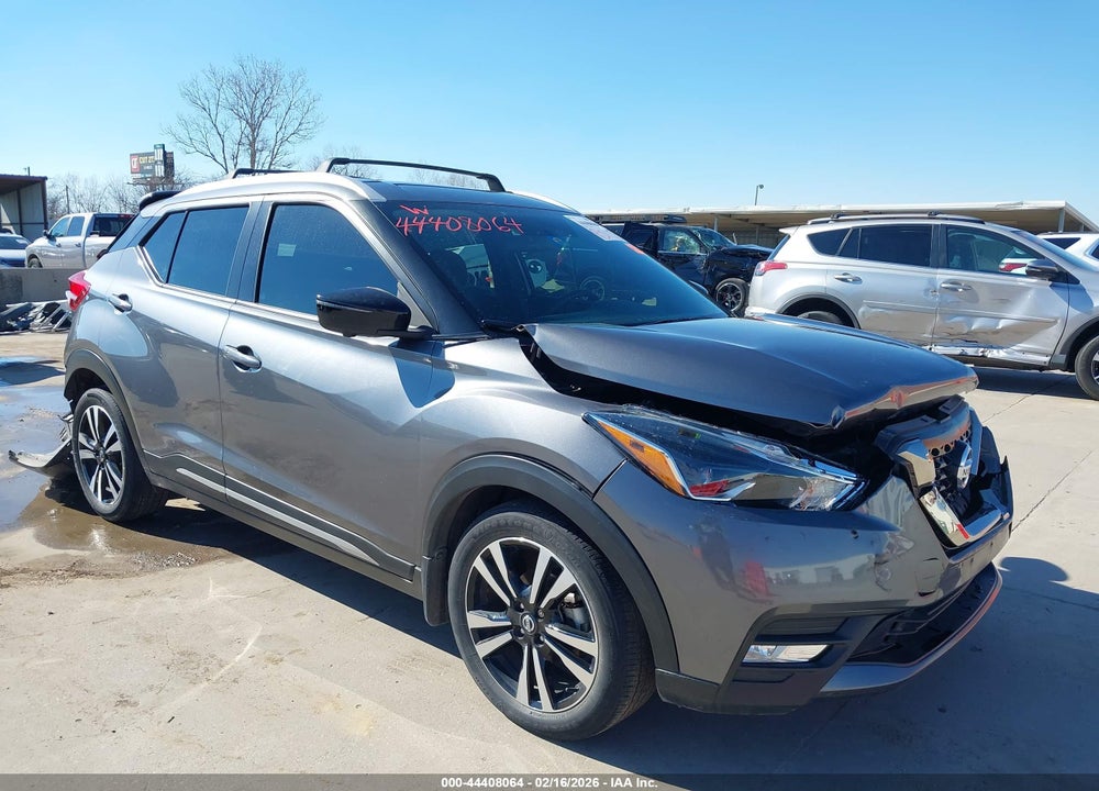 2018 NISSAN KICKS SR VIN: 3N1CP5CU7JL529523
