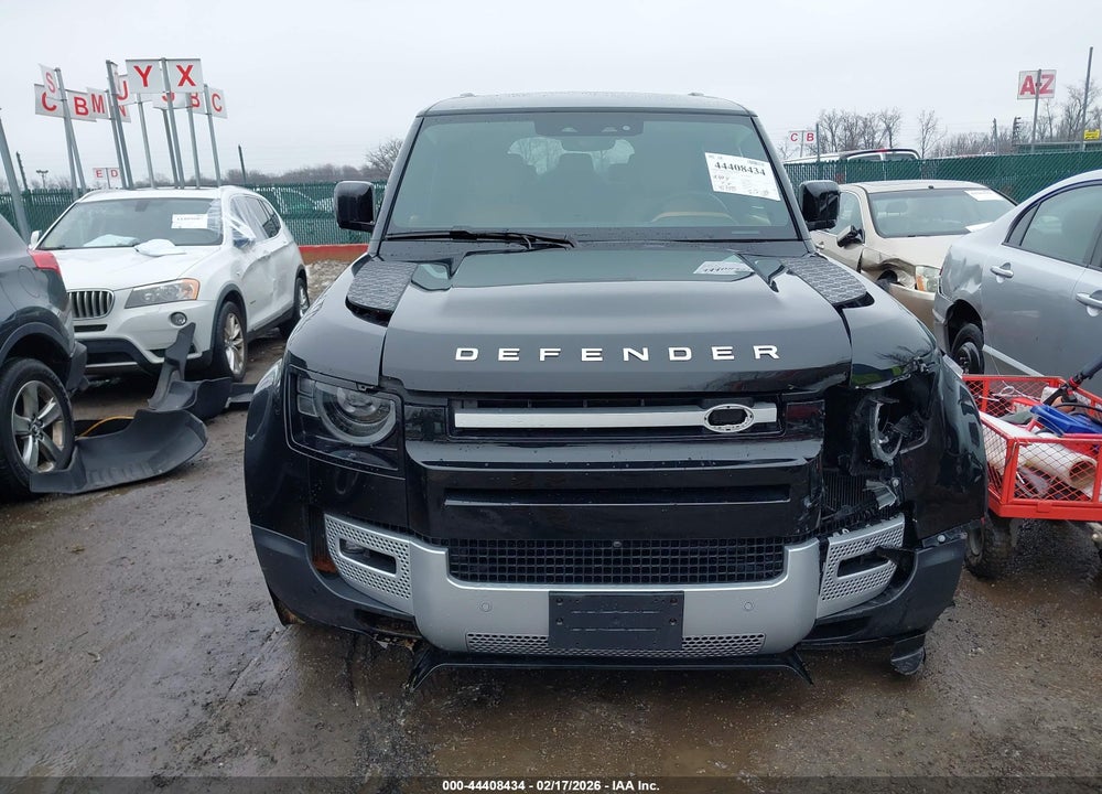2024 LAND ROVER DEFENDER 130 P400 S VIN: SALEJFEU4R2282977