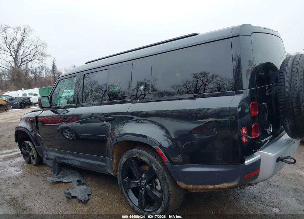 2024 LAND ROVER DEFENDER 130 P400 S VIN: SALEJFEU4R2282977