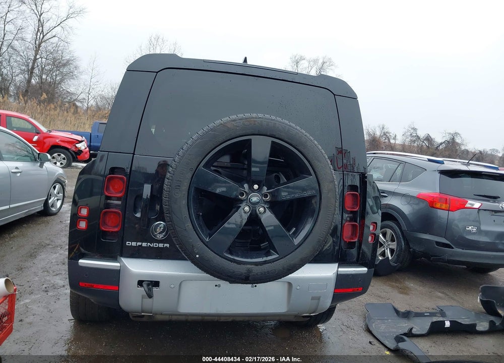 2024 LAND ROVER DEFENDER 130 P400 S VIN: SALEJFEU4R2282977