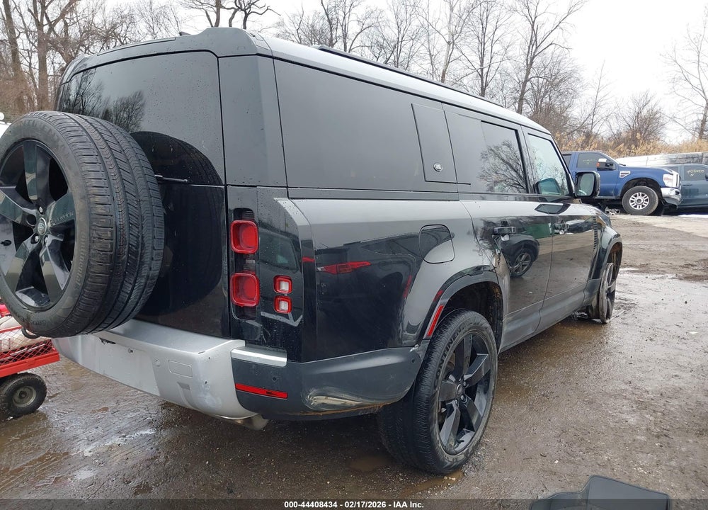 2024 LAND ROVER DEFENDER 130 P400 S VIN: SALEJFEU4R2282977