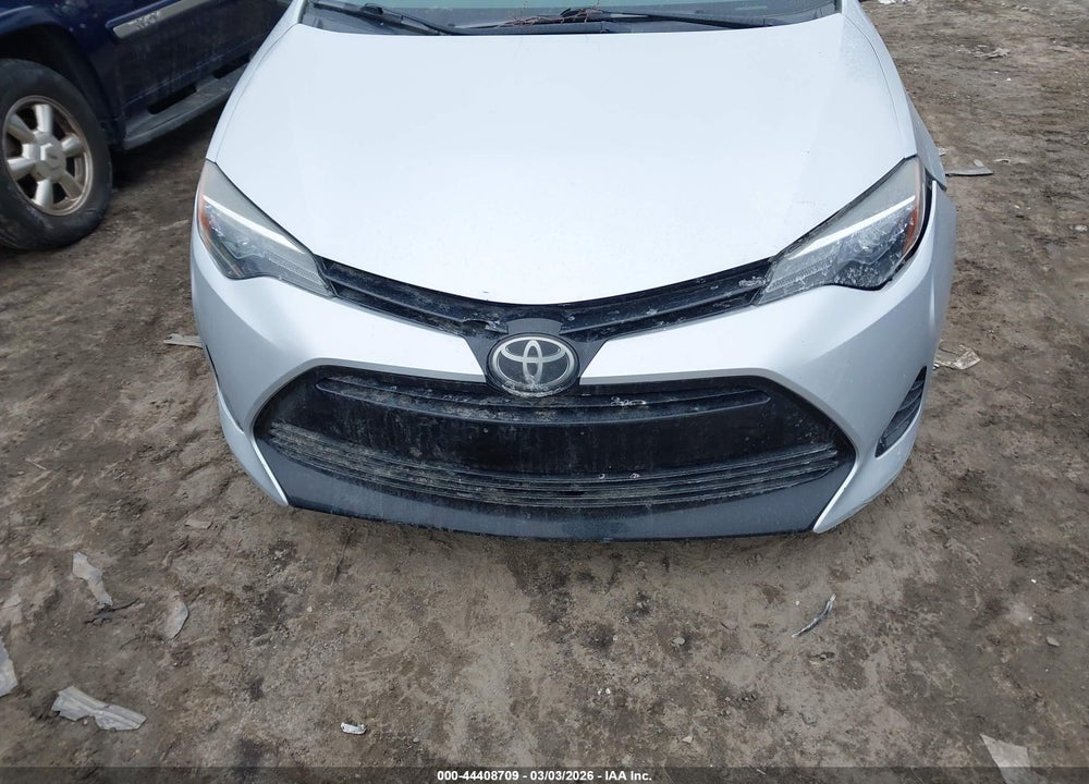 2018 TOYOTA COROLLA LE VIN: 5YFBURHE8JP741408