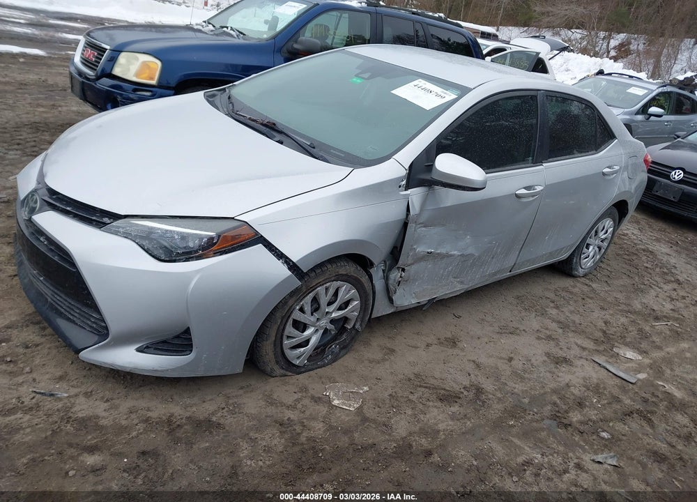 2018 TOYOTA COROLLA LE VIN: 5YFBURHE8JP741408