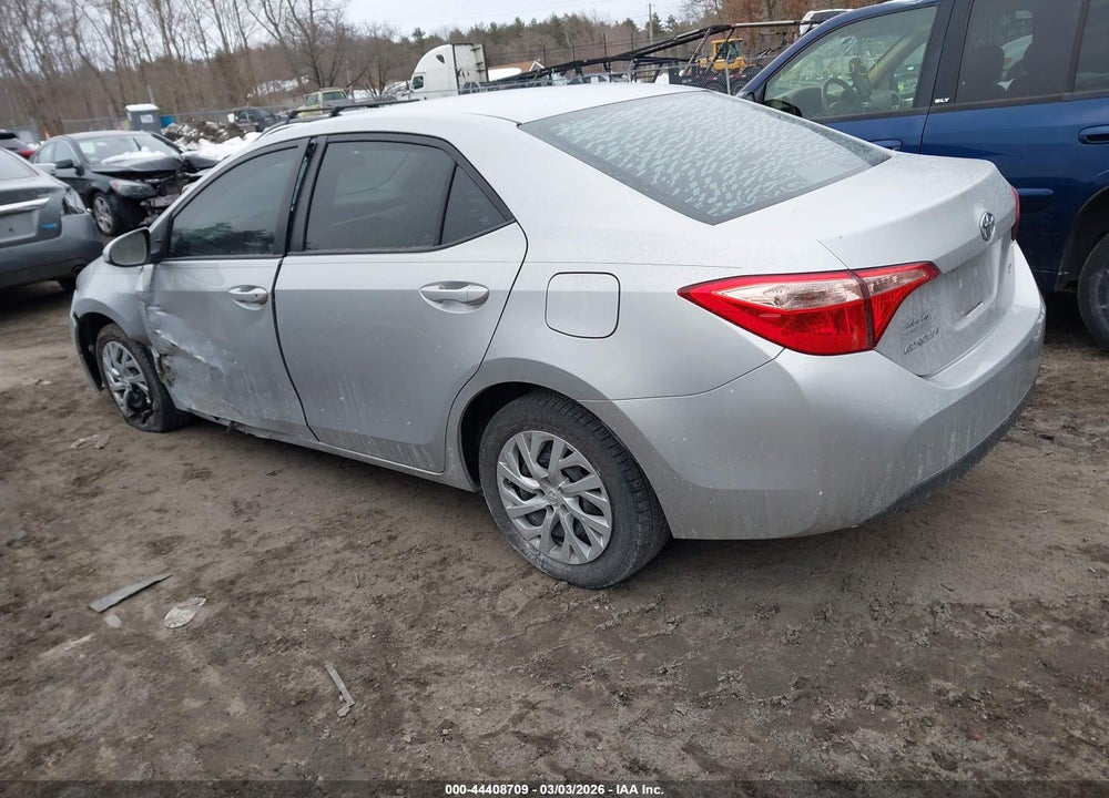 2018 TOYOTA COROLLA LE VIN: 5YFBURHE8JP741408