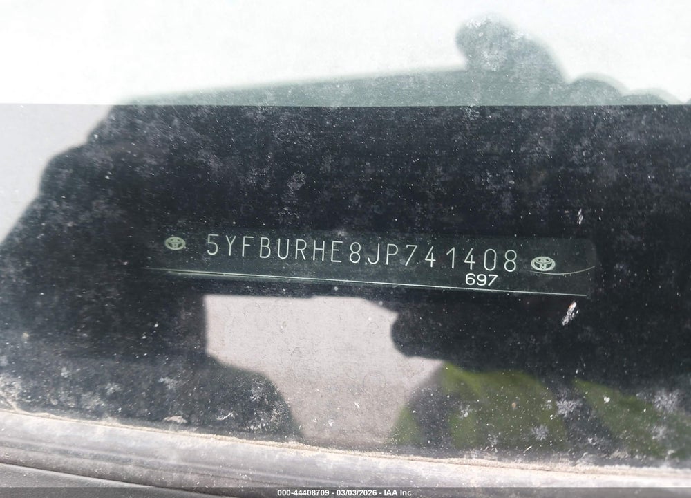 2018 TOYOTA COROLLA LE VIN: 5YFBURHE8JP741408