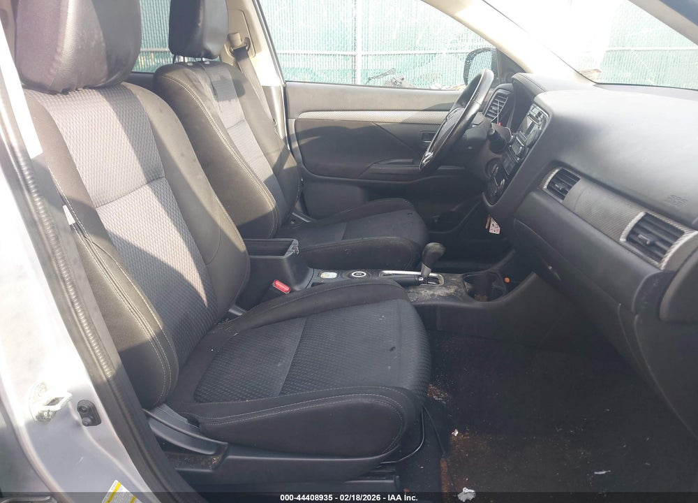 2016 MITSUBISHI OUTLANDER ES VIN: JA4AZ3A38GZ037513