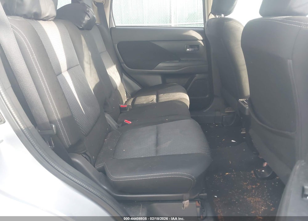 2016 MITSUBISHI OUTLANDER ES VIN: JA4AZ3A38GZ037513