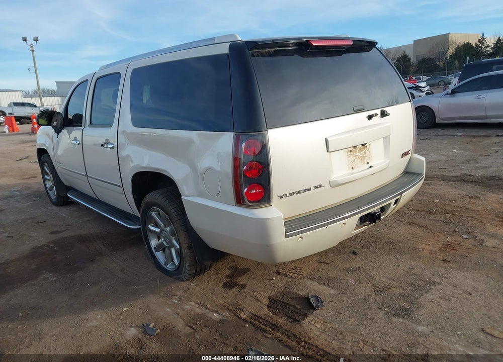 2013 GMC YUKON XL 1500 DENALI VIN: 1GKS2MEF8DR104684