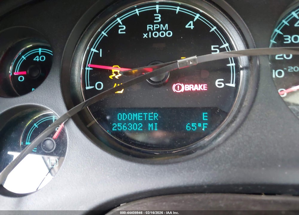 2013 GMC YUKON XL 1500 DENALI VIN: 1GKS2MEF8DR104684