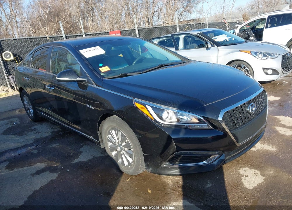 2017 HYUNDAI SONATA HYBRID SE VIN: KMHE24L30HA069799