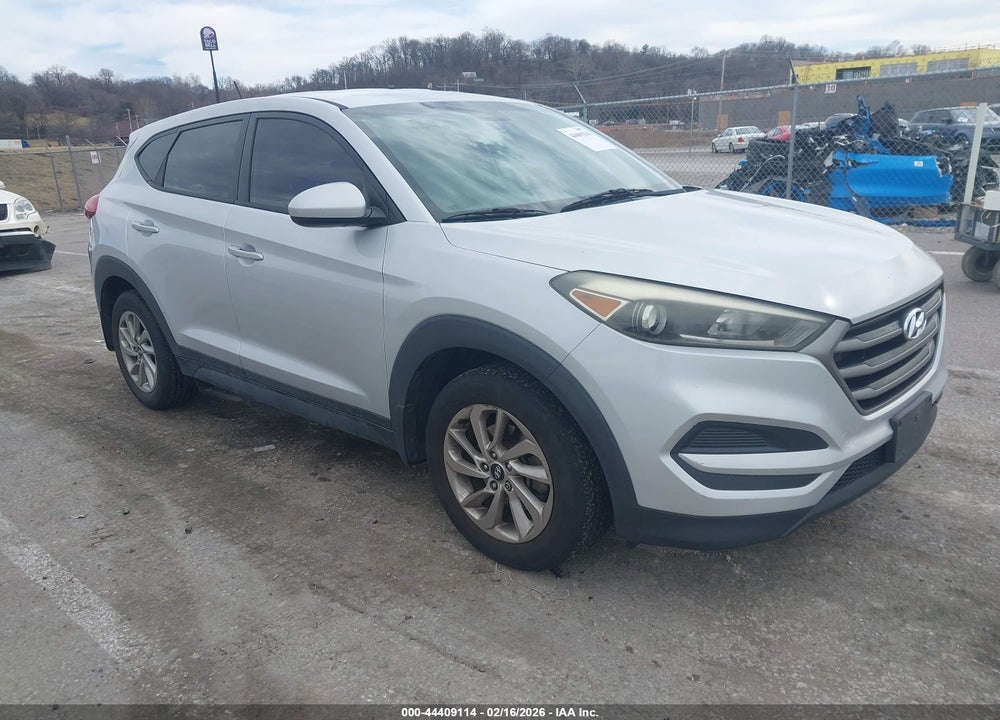 2016 HYUNDAI TUCSON SE VIN: KM8J23A43GU041089