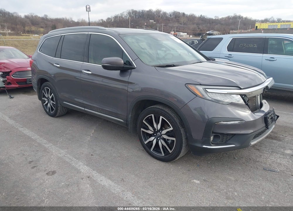2022 HONDA PILOT 2WD TOURING 7 PASSENGER VIN: 5FNYF5H68NB001025