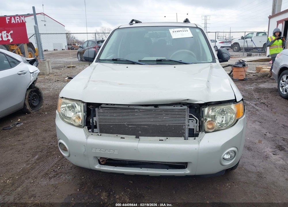 2008 FORD ESCAPE XLT VIN: 1FMCU93198KA85975