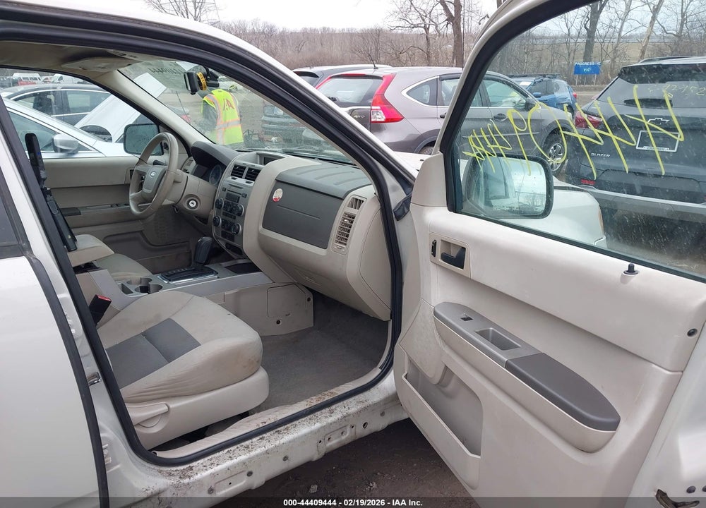2008 FORD ESCAPE XLT VIN: 1FMCU93198KA85975