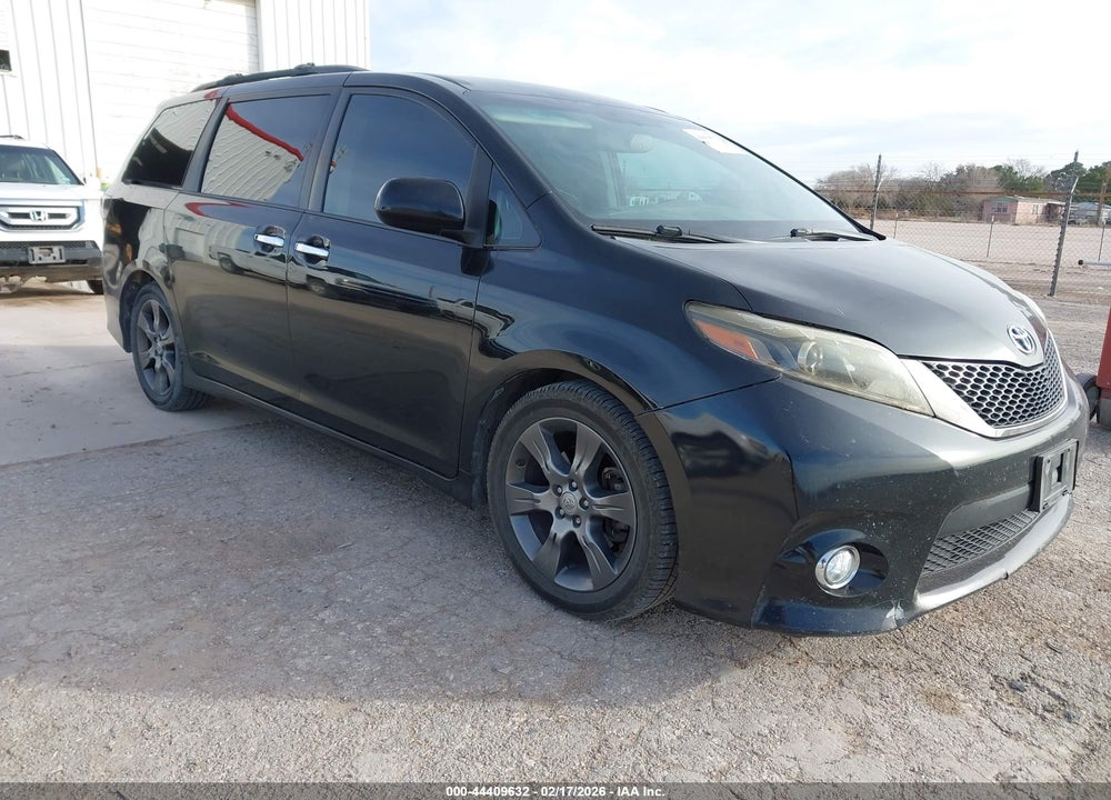 2015 TOYOTA SIENNA SE 8 PASSENGER VIN: 5TDXK3DC8FS617604