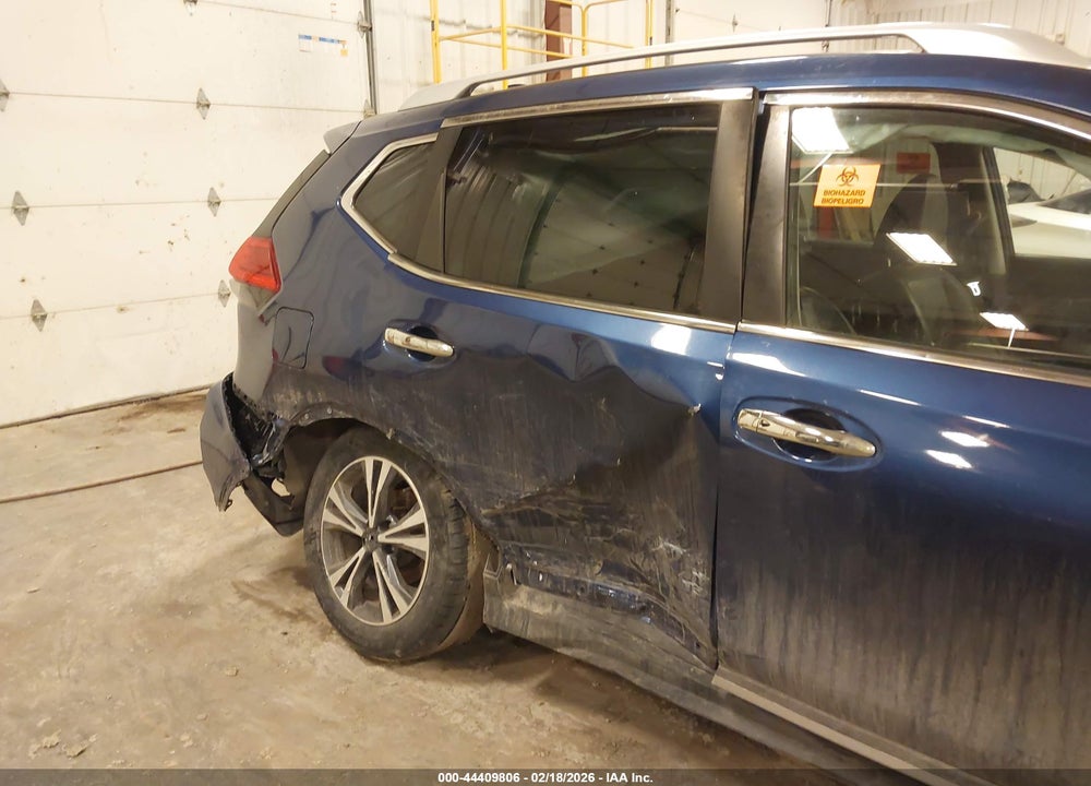 2017 NISSAN ROGUE SL VIN: JN8AT2MV6HW024281