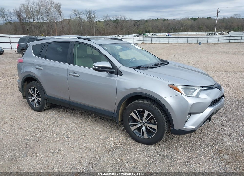 2018 TOYOTA RAV4 XLE VIN: JTMWFREV6JD130005
