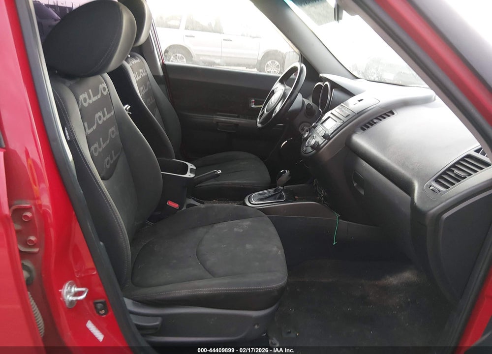 2013 KIA SOUL + VIN: KNDJT2A62D7525309
