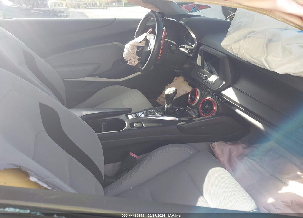2019 CHEVROLET CAMARO 1LT VIN: 1G1FB1RSXK0103663