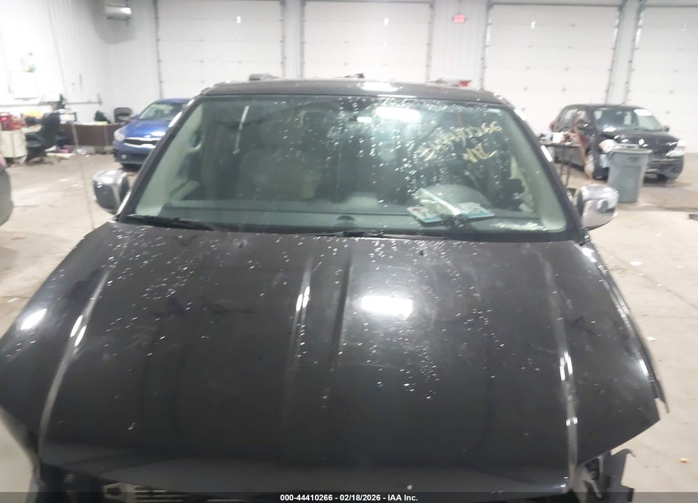 2011 CHRYSLER TOWN & COUNTRY TOURING-L VIN: 2A4RR8DG9BR649611