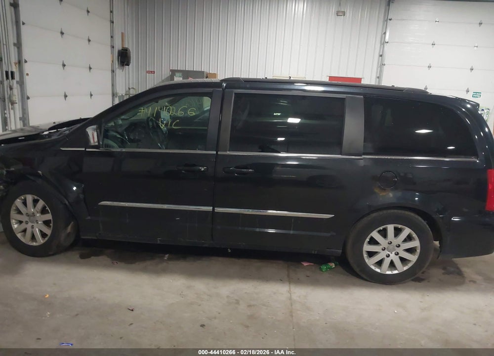 2011 CHRYSLER TOWN & COUNTRY TOURING-L VIN: 2A4RR8DG9BR649611
