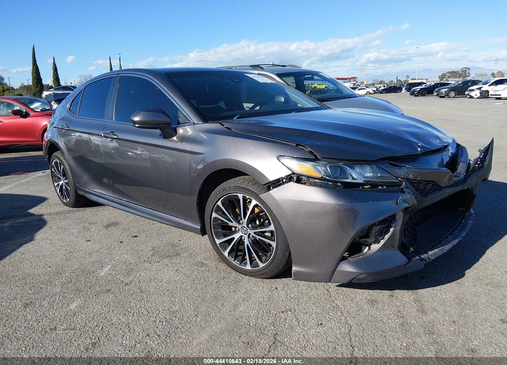 2018 TOYOTA CAMRY SE VIN: 4T1B11HK7JU634591