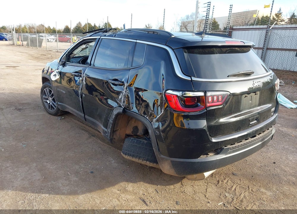 2019 JEEP COMPASS SUN AND WHEEL FWD VIN: 3C4NJCBB9KT743331