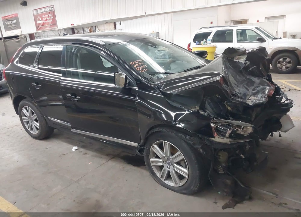 2017 VOLVO XC60 T5 INSCRIPTION VIN: YV440MDU4H2010632
