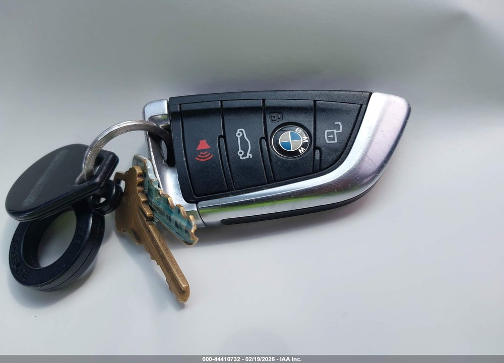 2019 BMW 330I XDRIVE VIN: 3MW5R7J50K8B00166