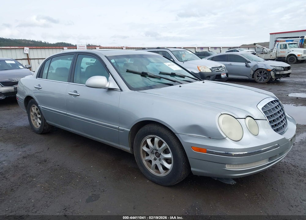 2005 KIA AMANTI VIN: KNALD124X55055585