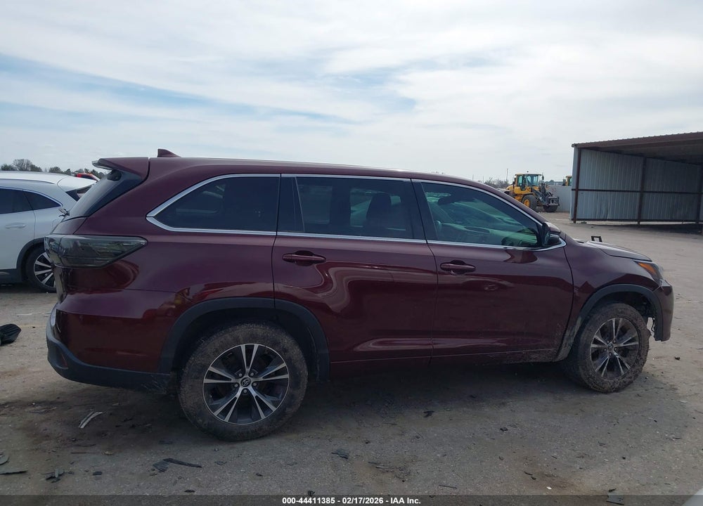 2018 TOYOTA HIGHLANDER LE PLUS VIN: 5TDZZRFH3JS245176