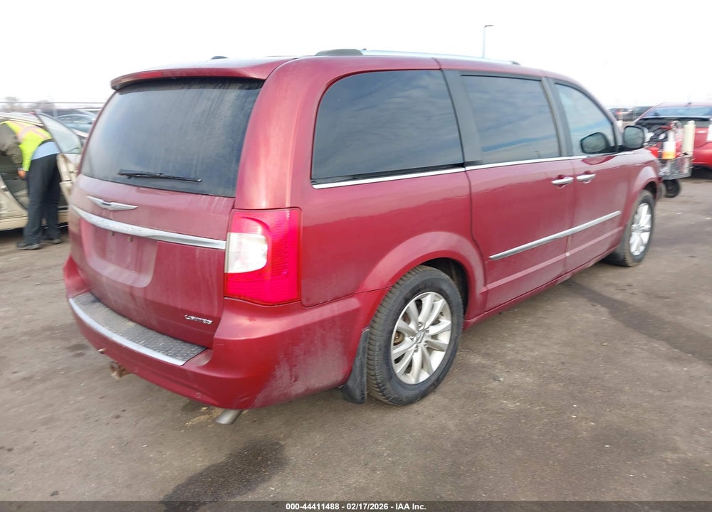 2016 CHRYSLER TOWN & COUNTRY LIMITED PLATINUM VIN: 2C4RC1GG2GR174563