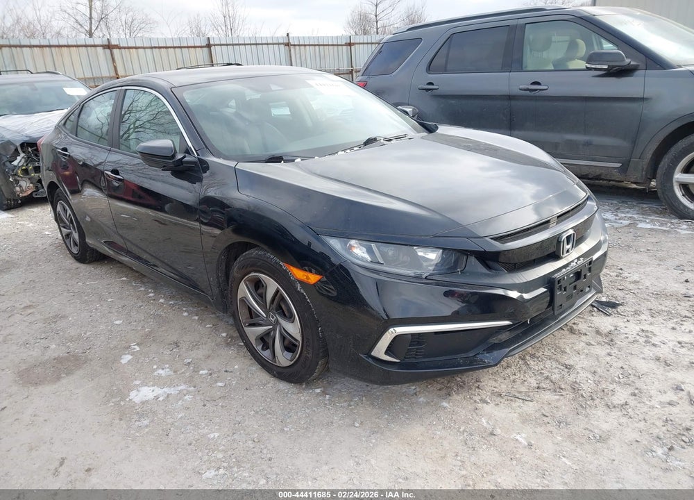 2019 HONDA CIVIC LX VIN: 19XFC2F64KE015104