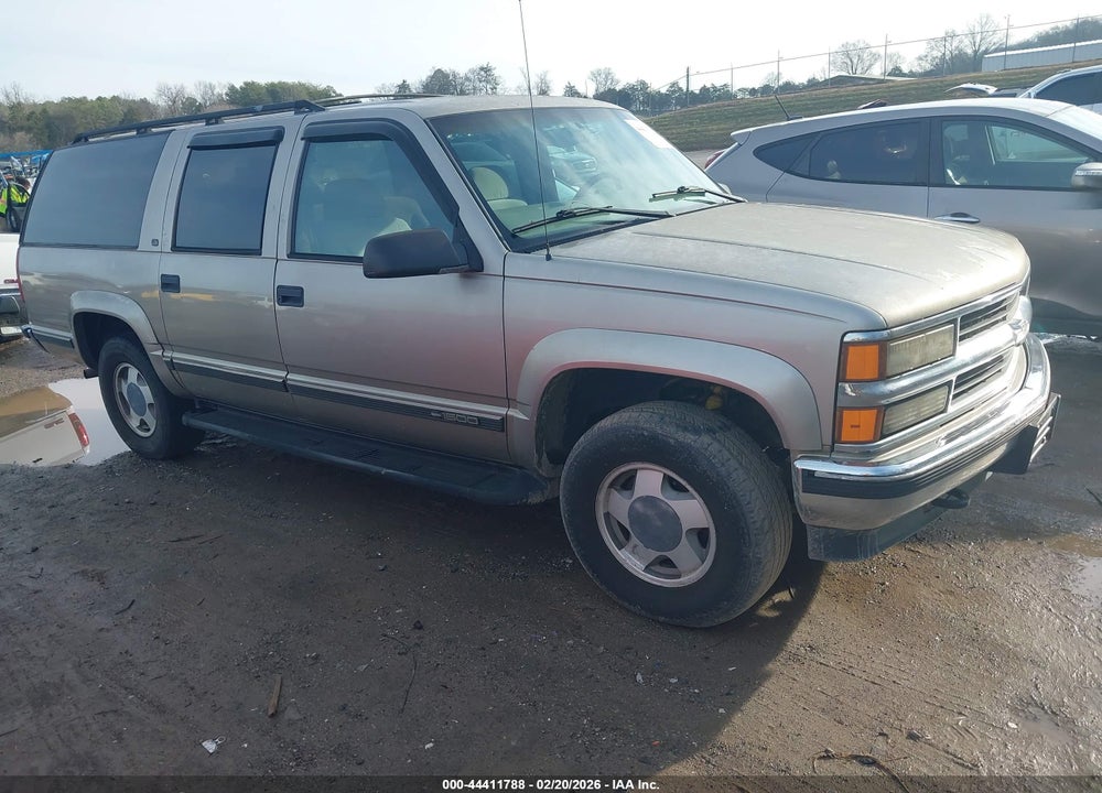 1999 CHEVROLET SUBURBAN 1500 LT VIN: 3GNFK16R8XG105558