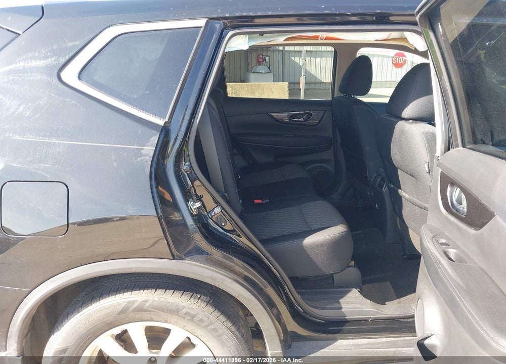 2019 NISSAN ROGUE S VIN: 5N1AT2MT6KC761558