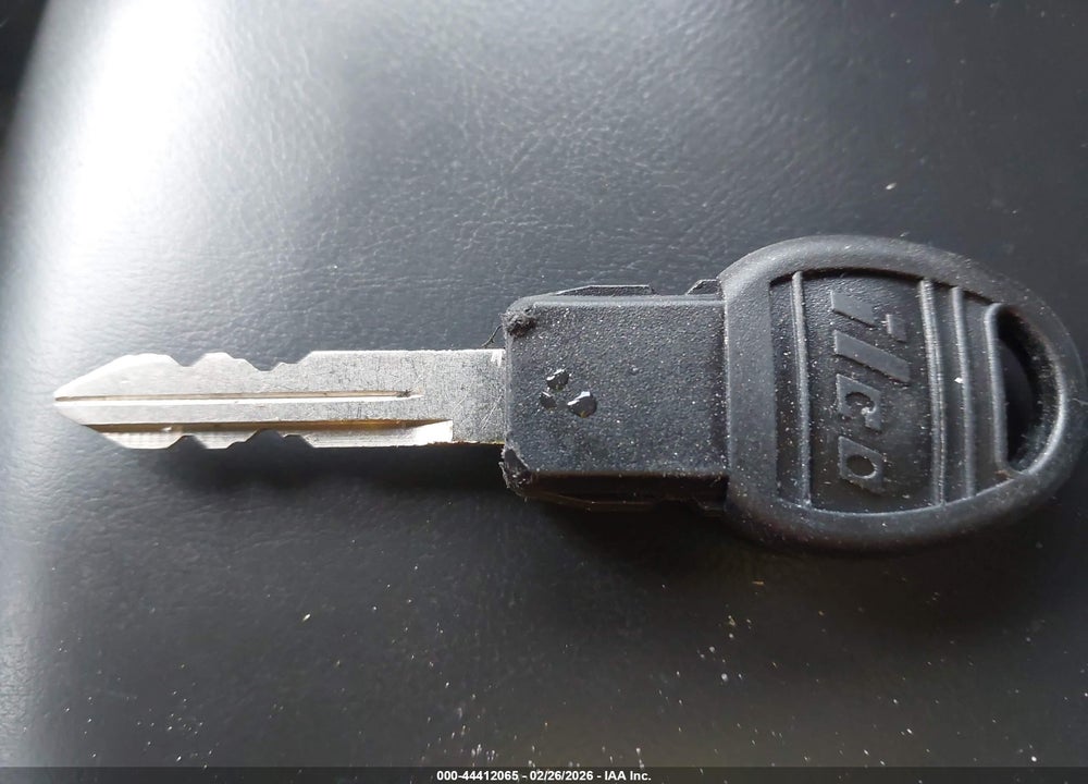 2013 DODGE CHALLENGER SXT VIN: 2C3CDYAG5DH569539
