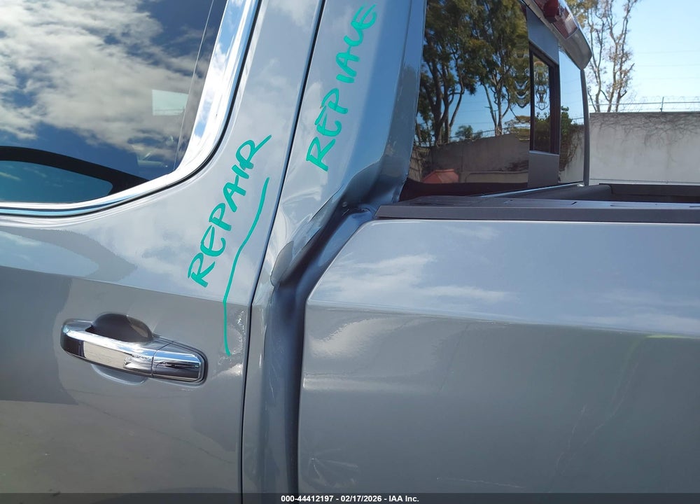 2025 GMC SIERRA 1500 4WD  SHORT BOX DENALI VIN: 3GTUUGEL0SG320967