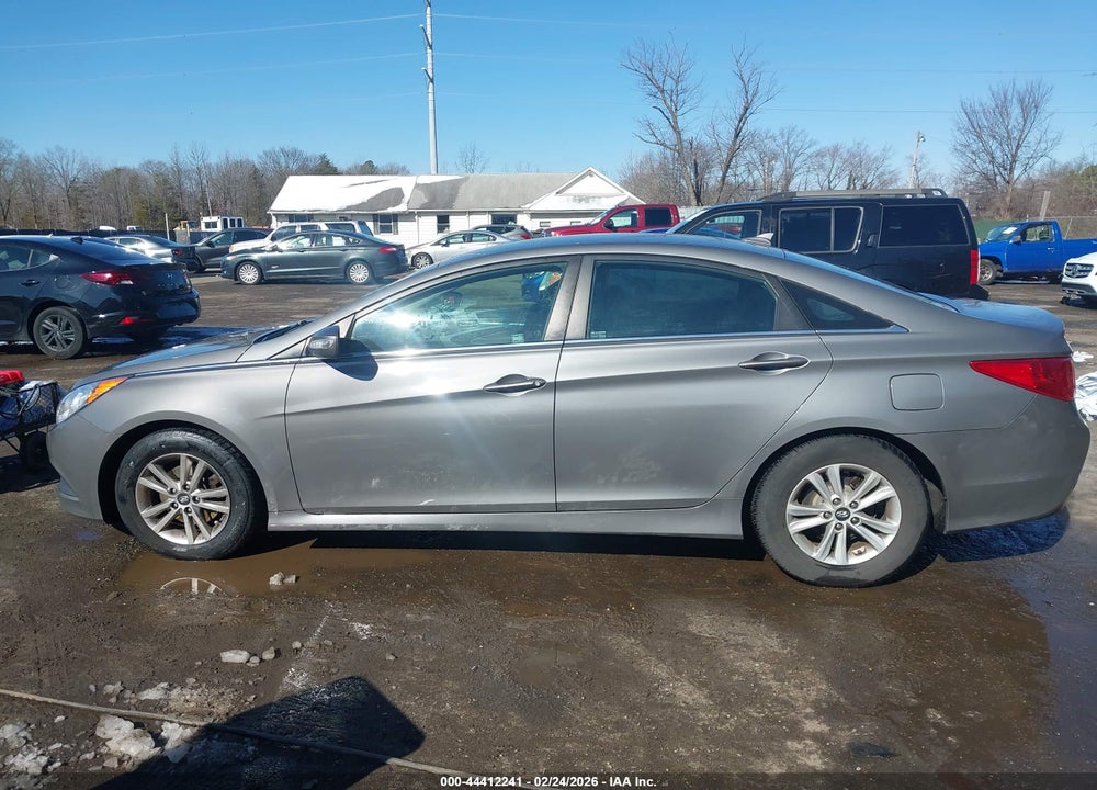 2014 HYUNDAI SONATA GLS VIN: 5NPEB4AC6EH847826