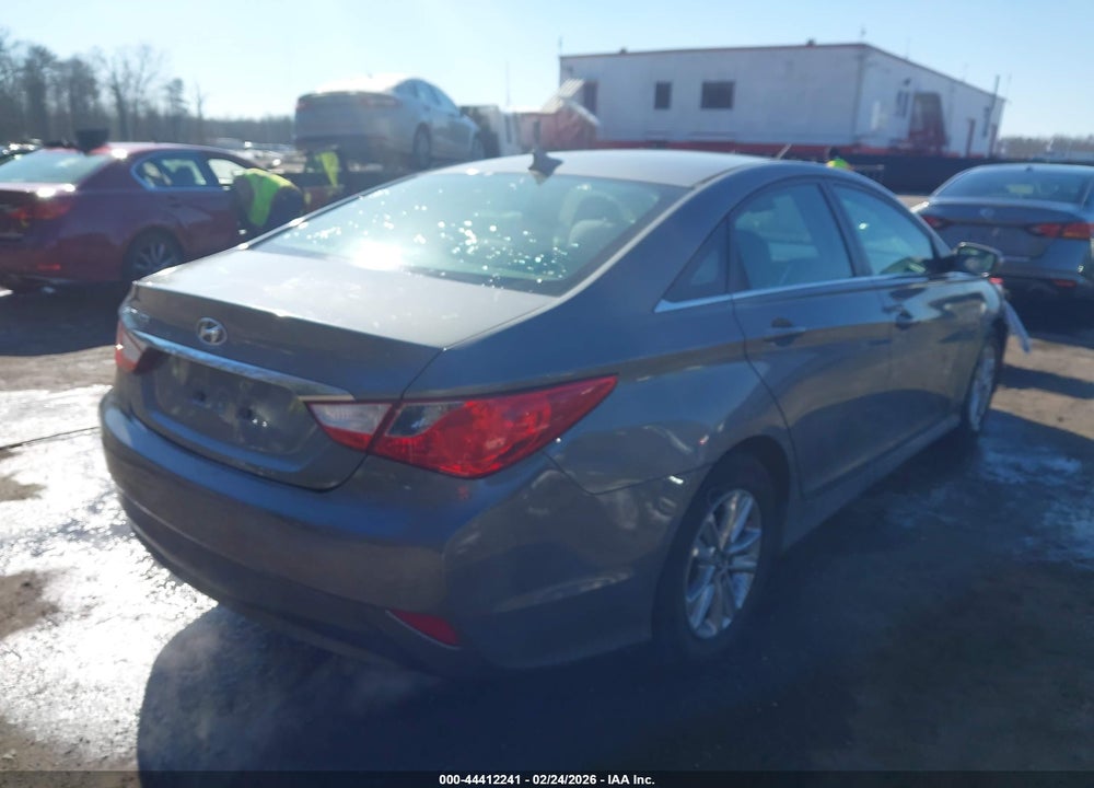 2014 HYUNDAI SONATA GLS VIN: 5NPEB4AC6EH847826