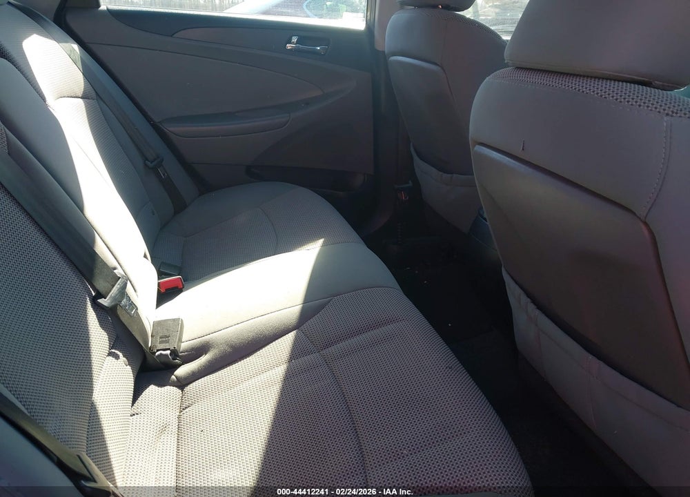 2014 HYUNDAI SONATA GLS VIN: 5NPEB4AC6EH847826