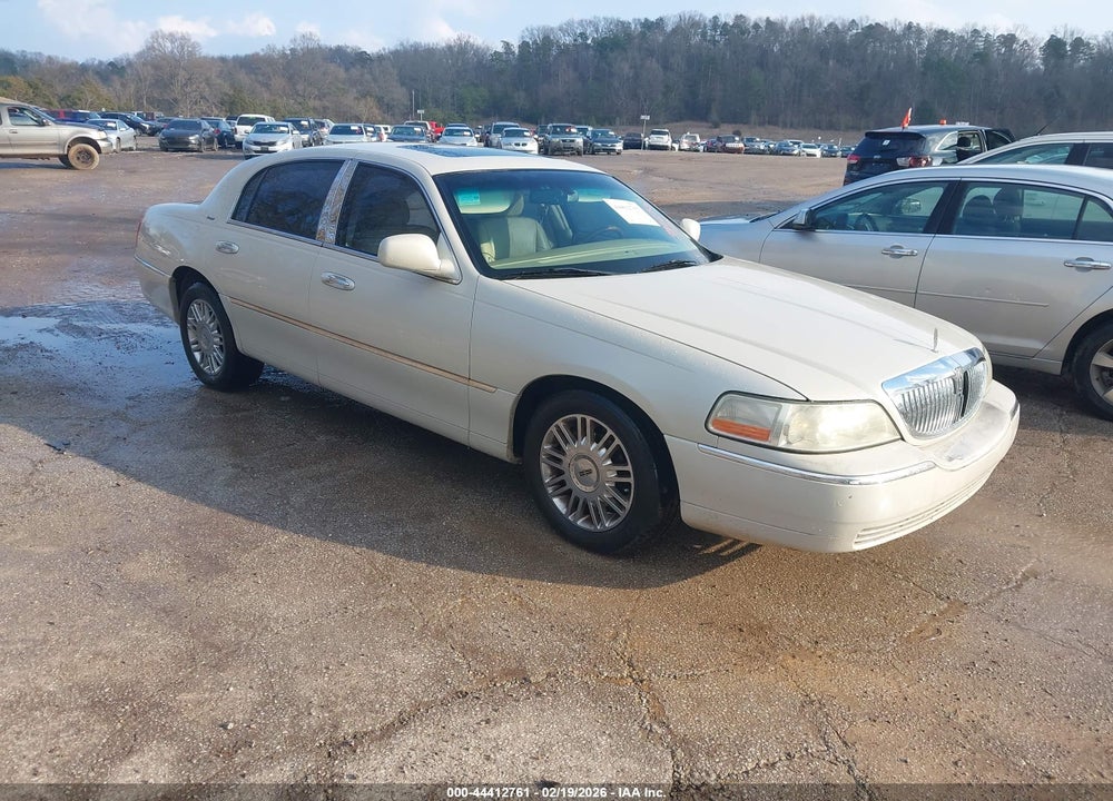 2006 LINCOLN TOWN CAR DESIGNER SERIES VIN: 1LNHM83V56Y620801