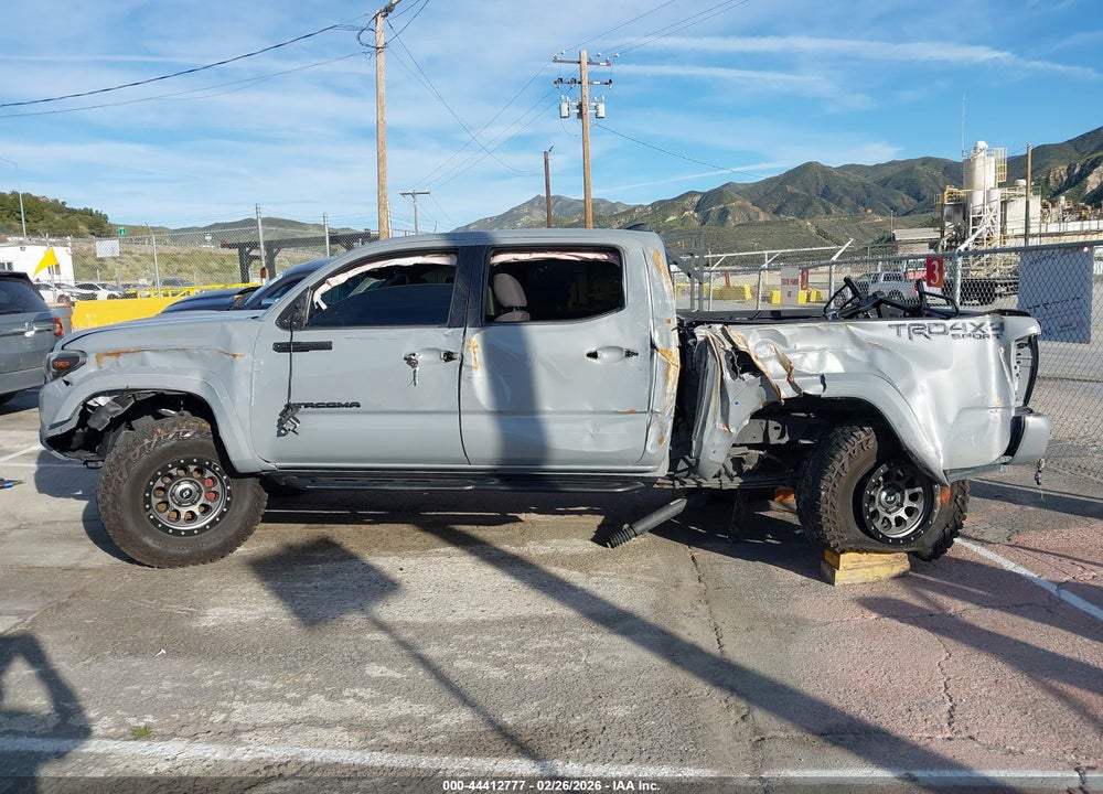 2018 TOYOTA TACOMA TRD SPORT VIN: 3TMCZ5AN5JM152946