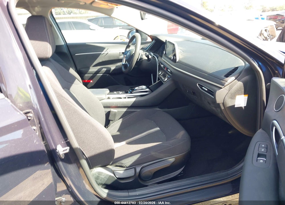 2023 HYUNDAI SONATA HYBRID BLUE VIN: KMHL24JJXPA057019