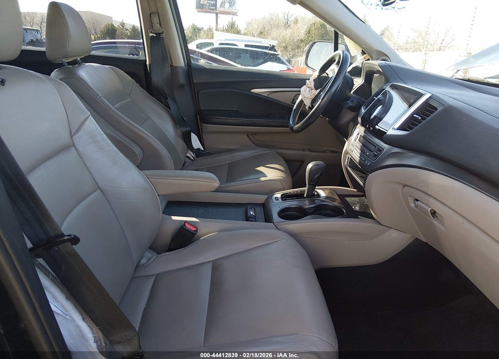 2017 HONDA PILOT EX-L VIN: 5FNYF5H68HB021831