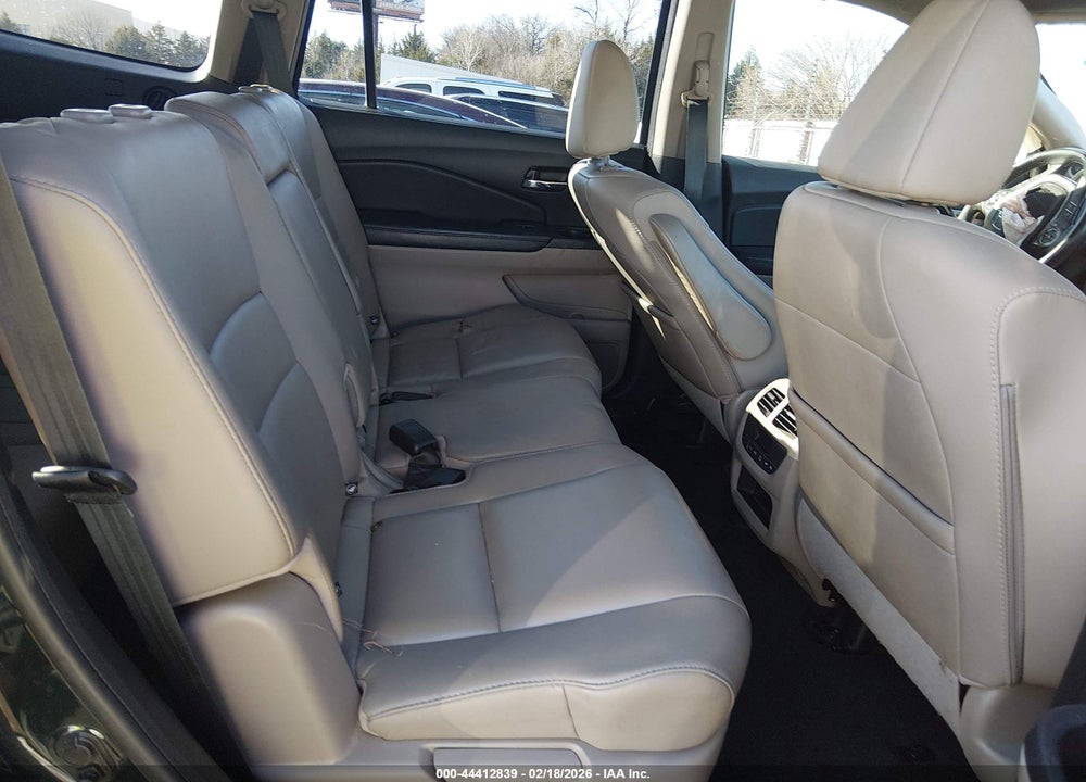 2017 HONDA PILOT EX-L VIN: 5FNYF5H68HB021831