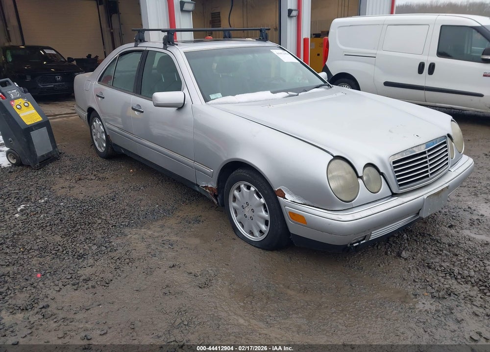 1996 MERCEDES-BENZ E 300D VIN: WDBJF20FXTJ023902