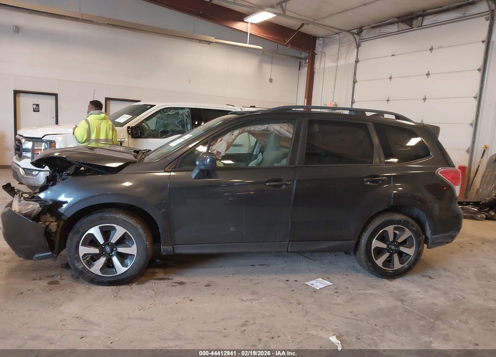 2018 SUBARU FORESTER 2.5I PREMIUM VIN: JF2SJAGC6JH599034